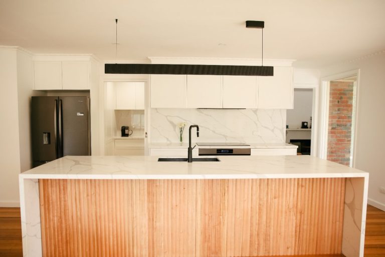Residential kitchen pendant lighting